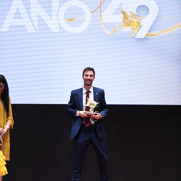 Maximiliano Manzo, Premio Flaiano Di Italianistica Per El Vestito De Dora